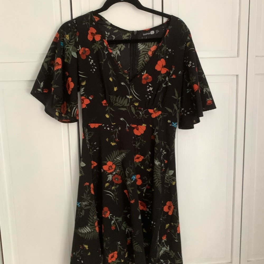 Boohoo Tall Floral Black Dress